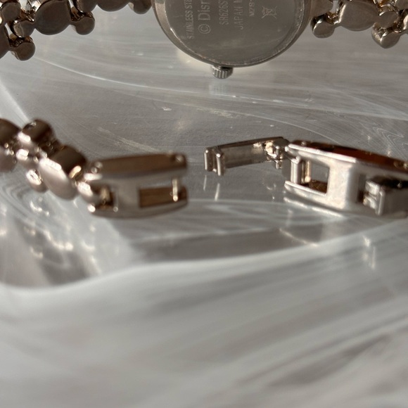 Disney Vintage Stainless Steel Mickey Mouse Ladies watch - Picture 4 of 4